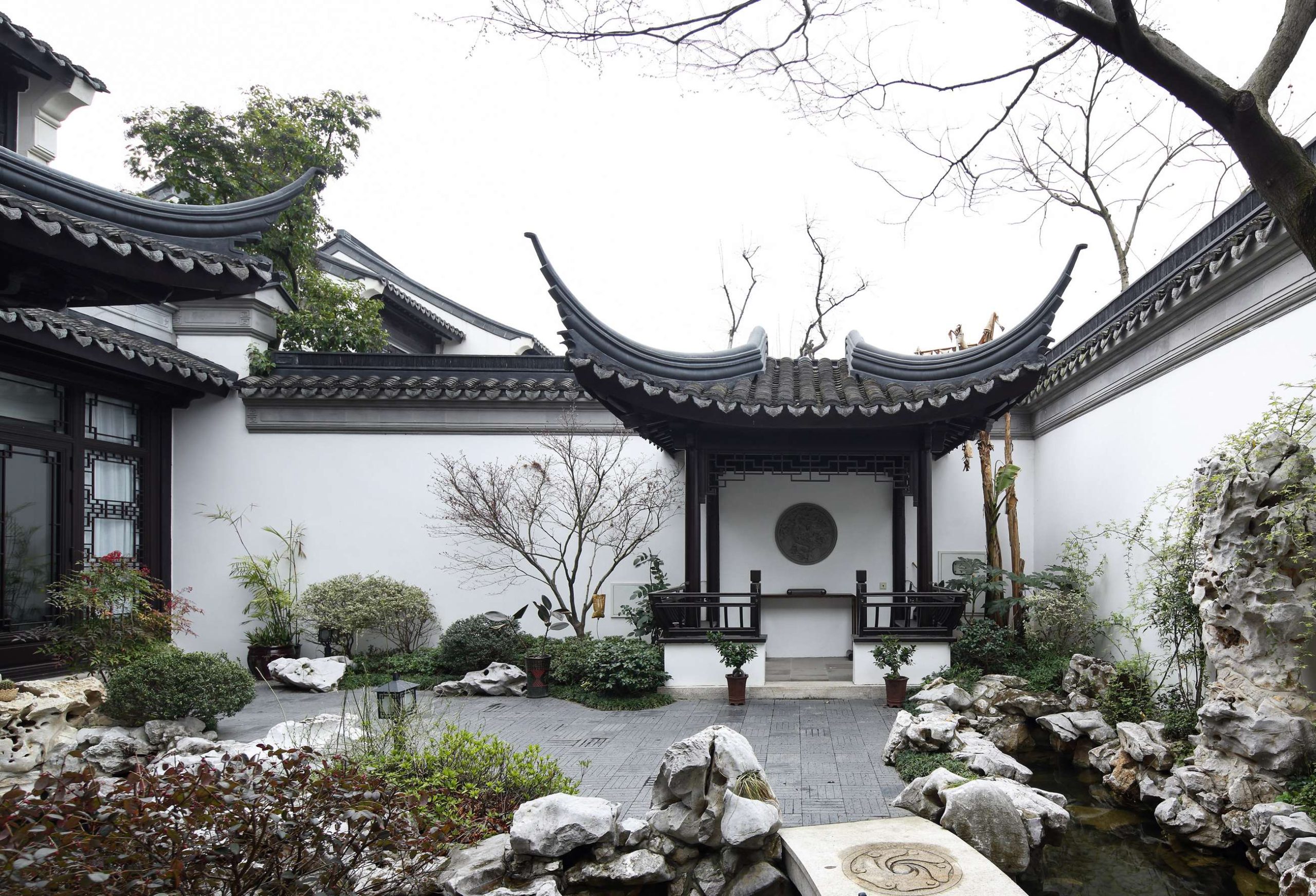 庭院景观设计技巧大全：从选址到完工的完整攻略